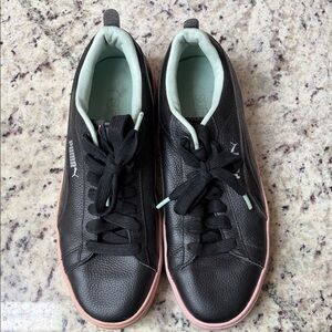 Puma Women's Black and Light Pink Sneakers